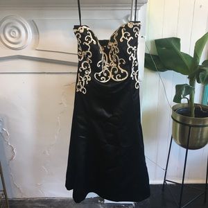 White House Black Market strapless embroider dress